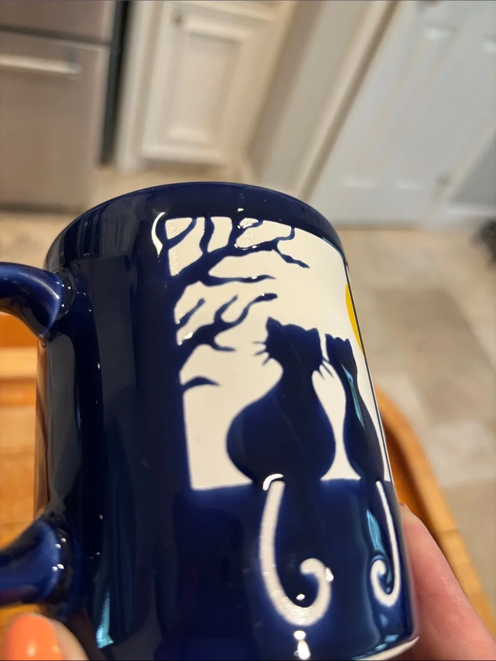 Waechtersbach from Spain Hand Painted 12 oz Mug -Navy Blue Cat sitting in Window